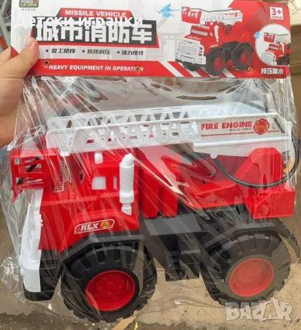 Пожарен камион с кран 40см, пръска вода