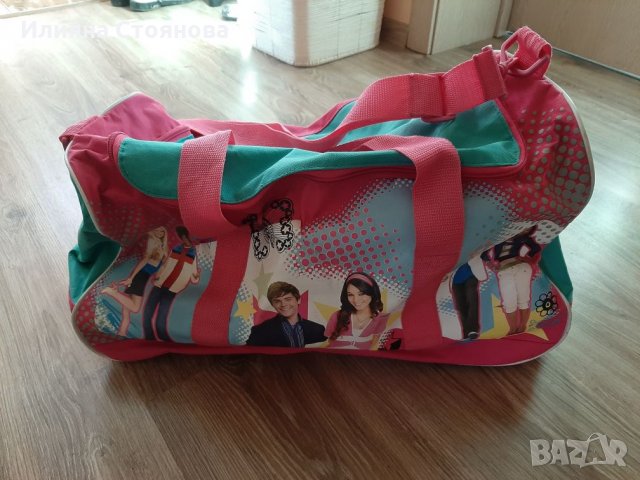 Чанта за багаж на колелца High school Musical Hannah Montana Winx , снимка 12 - Сакове - 27313924