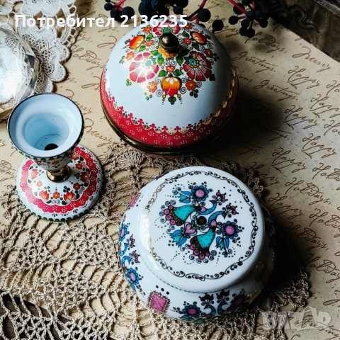 Кутии емайлирани и свещник , снимка 2 - Антикварни и старинни предмети - 51985355