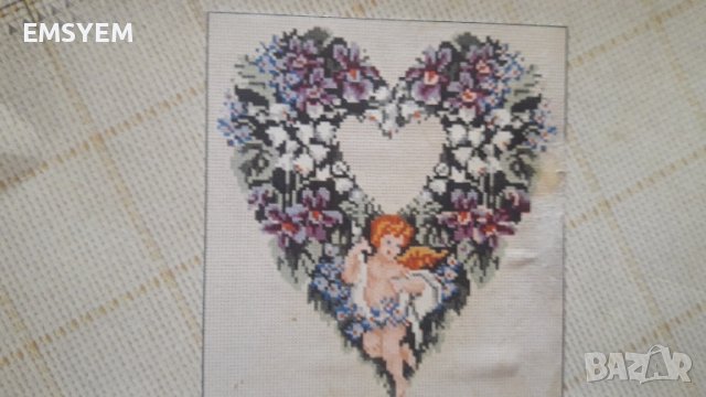 схема и конци за малко гобленче " Сърце с цветя ", снимка 1 - Гоблени - 44873299