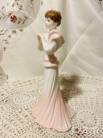 порцеланова статуетка , снимка 2 - Статуетки - 52298539