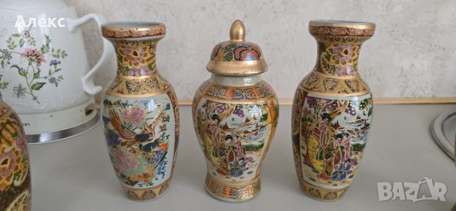 Комплект три стари Китайски вази.