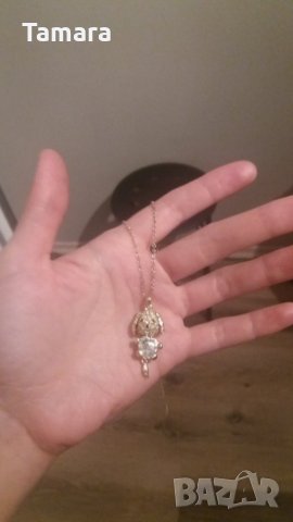 Колие, снимка 2 - Колиета, медальони, синджири - 27414369