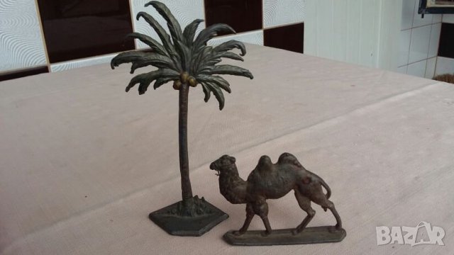 Оловни фигури, палма и камила, снимка 1 - Колекции - 26520563