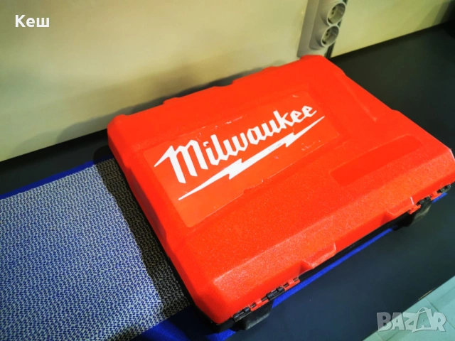 Ъглошлайф Milwaukee 18w (2 батерии), снимка 3 - Ъглошлайфи - 53605009