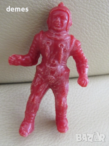 Колекционерска пластмасова фигурка от времето на соца, снимка 3 - Колекции - 51864696