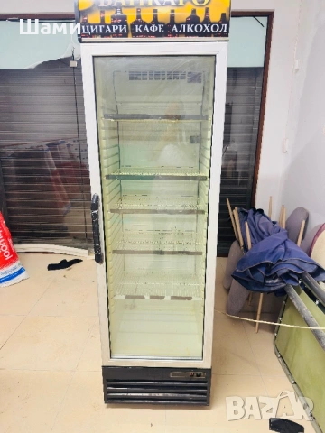 Хладилна витрина