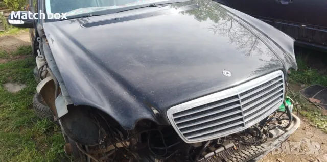 Преден капак за Мерцедес W211 280 2004г, снимка 2 - Части - 49938969