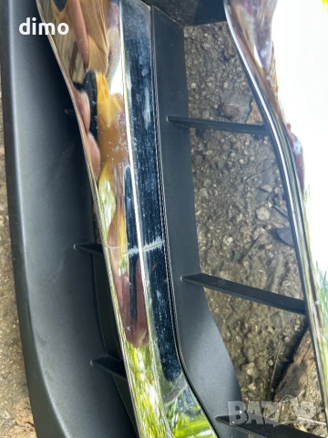 решетка Suzuki SX-4 2012-2016 SX4 емблема маска 71741-61M2, снимка 2 - Части - 51253016