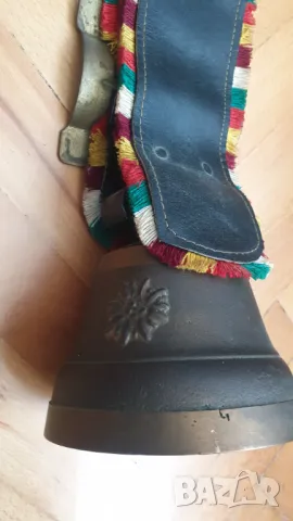 Голяма бронзова швейцарска камбана, снимка 6 - Антикварни и старинни предмети - 47740226