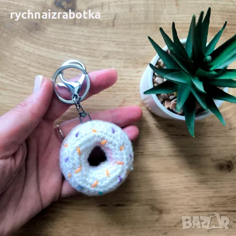 Плетена поничка - ключодържател, снимка 3 - Други - 50413607