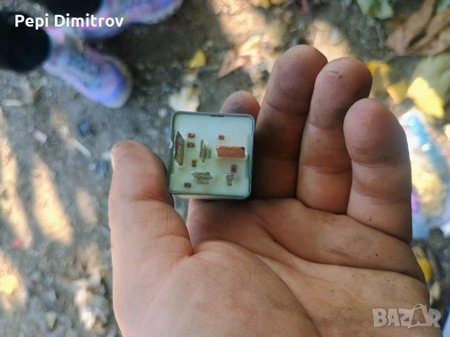 Реле, Работен ток, Горивна помпа 8A0951253B