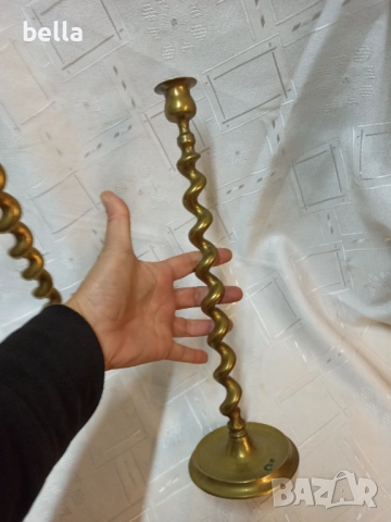2 високи интересни бронзови свещника с височина 35 см.Цена 90 лв, снимка 2 - Антикварни и старинни предмети - 52503347
