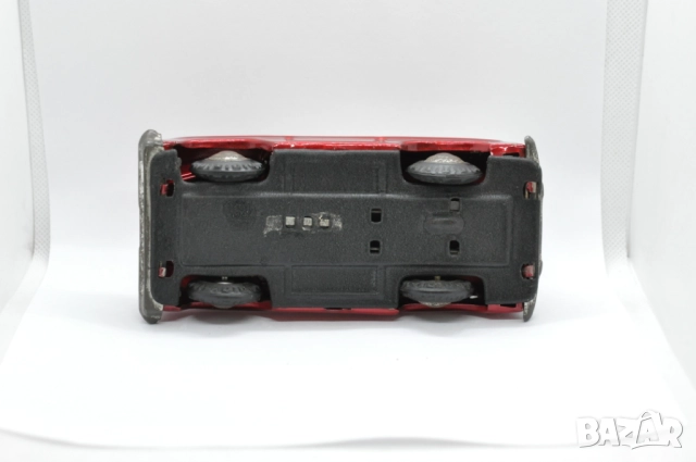 Метална ретро количка с механизъм, снимка 7 - Колекции - 52384386