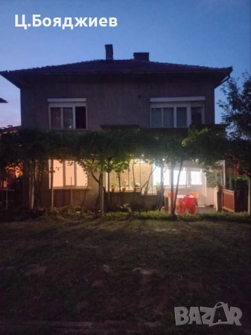 Имот, Топ локация, Двуетажна къща с гараж и самостоятелен двор, Център, гр.Горна Оряховица. , снимка 18 - Къщи - 50683605