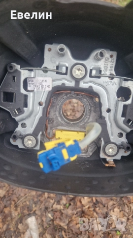 волан и около волана VW Touran 2006г, снимка 3 - Части - 52865582