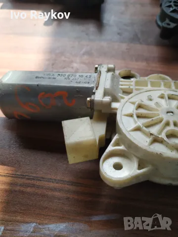 преден ляв мотор ел стъкло A2308201042 , Mercedes CLK W209