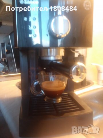 Кафе машина Филипс Саеко с ръкохватка с крема диск и прави хубаво кафе с каймак 
