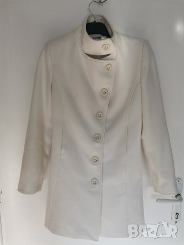 Бяло елегантно палто с подплата , снимка 4 - Палта, манта - 43942081