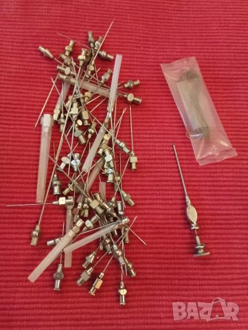 Метални игли за спринцовки за многократна употреба. 