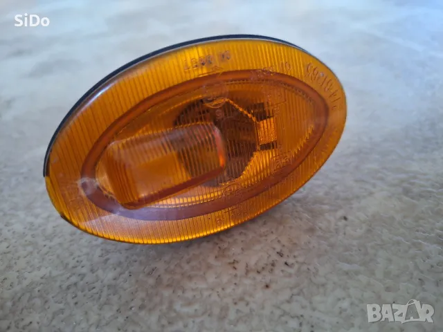 Оригинален мигач за калника на Мазда 121!, снимка 1