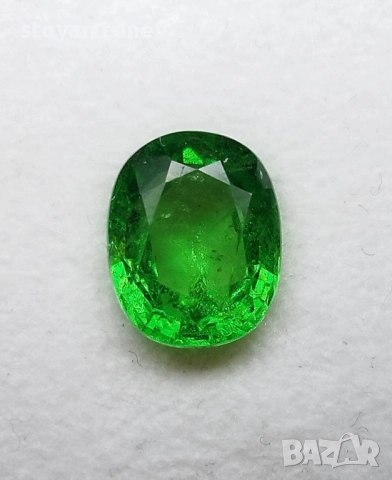 Рядък цаворит гранат в голям размер 4.66кт.! GIA сертификат! Нов!, снимка 2 - Други - 51815286