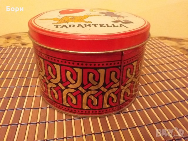 TARANTELLA Метална кутия от бисквити, снимка 2 - Колекции - 27812811