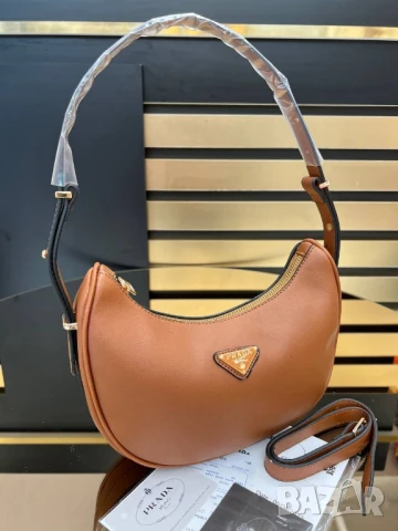 чанти prada , снимка 3 - Чанти - 50684265