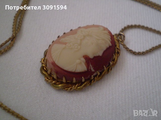 красив медальон Камея бронз 50те години , снимка 4 - Антикварни и старинни предмети - 36834248