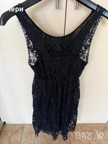 Дантелена черна рокля М