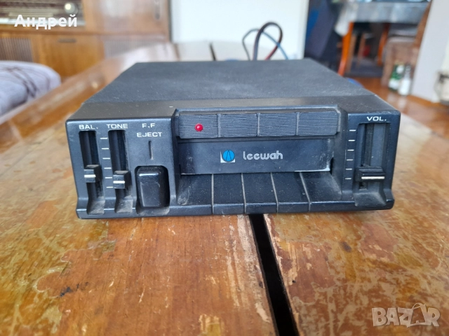 Стар автомобилен касетофон Leewah, снимка 2 - Антикварни и старинни предмети - 52001970