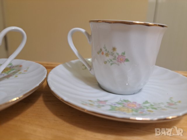 Две китайски порцеланови чашки с чинийки, снимка 3 - Сервизи - 43840657