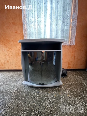 Шкаф за телевизор, снимка 2 - Шкафове - 50746038