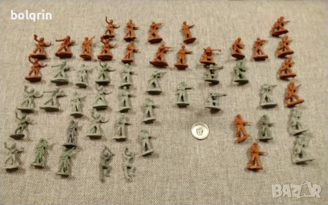 50 броя стари пластмасови фигурки играчки войници / 20 стотинки за един брой 