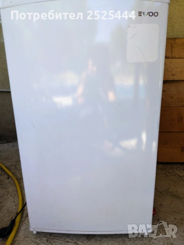 Продавам ученически чинове единични