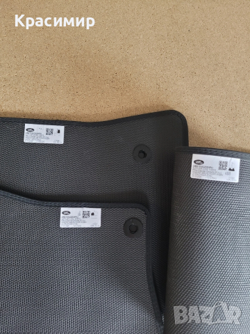 Стелки Land Rover Defender 2024г.Чисто НОВИ Мокетени Оригинални , снимка 4 - Аксесоари и консумативи - 52659628