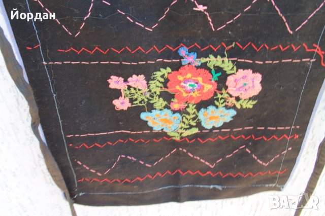 Престилка от народна носия, снимка 8 - Антикварни и старинни предмети - 40657686