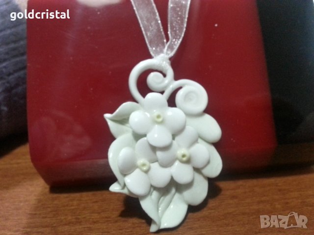 Порцелан медальон колие , снимка 2 - Антикварни и старинни предмети - 43555350