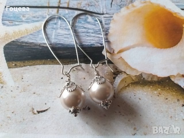 Много нежни и красиви обици с кристални бледо розови перли в обков от орнаменти цвят сребро , снимка 1