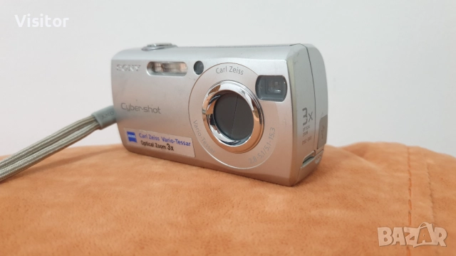 фотоапарат Sony Cyber-shot DSC-S40, снимка 2 - Фотоапарати - 51769173