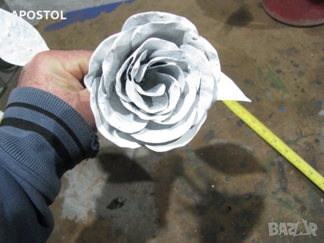 метална роза , снимка 2 - Антикварни и старинни предмети - 40339123