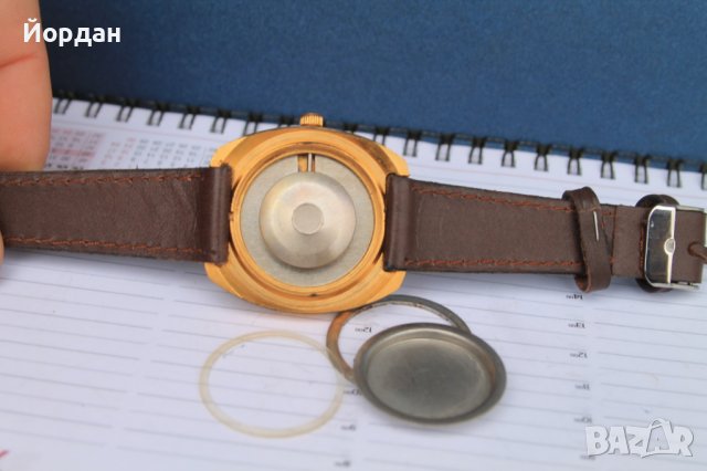 Рядък модел СССР часовник ''Заря'' 40 мм , снимка 9 - Антикварни и старинни предмети - 40350329
