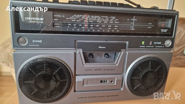 Радиокасетофон Universum de Luxe, снимка 3 - Радиокасетофони, транзистори - 52208312