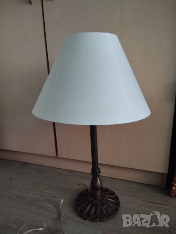 Ретро настолна лампа