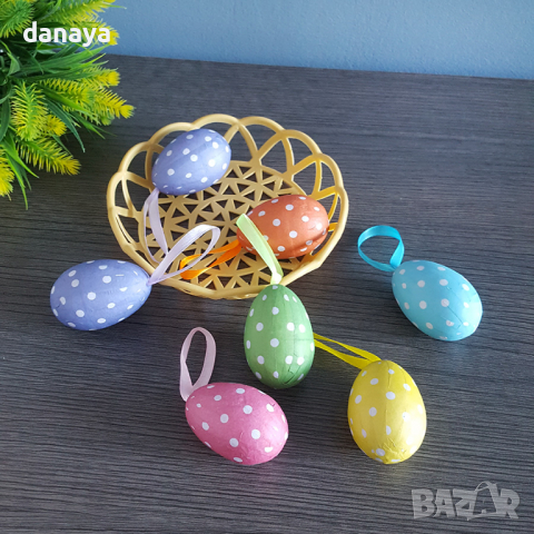 2821 Шарени великденски яйца на точки в мини панер