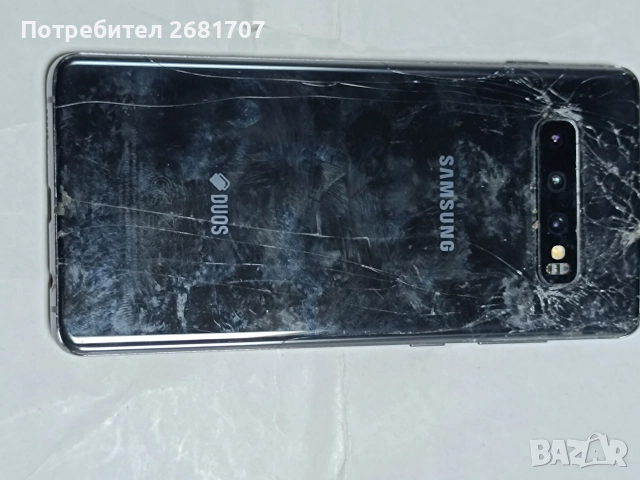 телефон Самсунг S10+