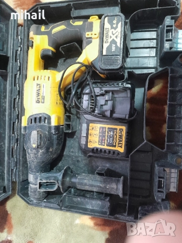 Биеща дрелка (Hamer drill)  DEWALT DCH133M1