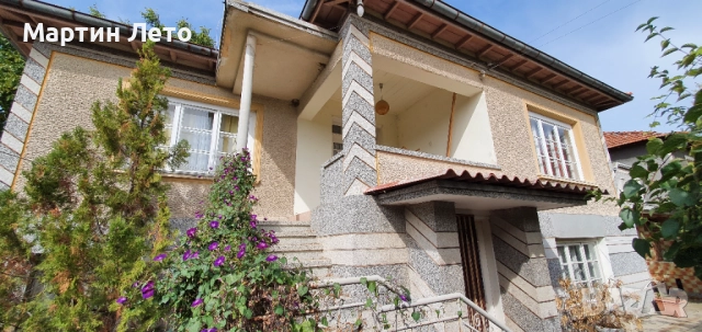 Къща с. Партизанин. Център, снимка 4 - Къщи - 52481421