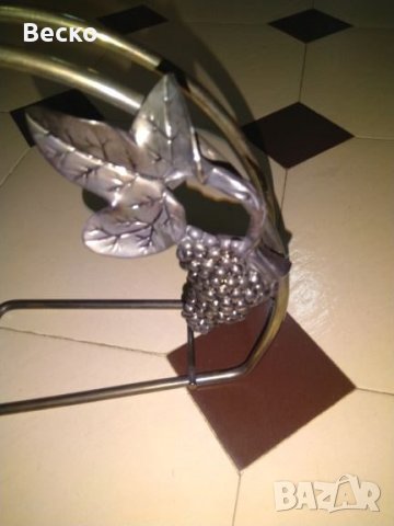 Метална Стока за вино с декорация, подходяща за подарък., снимка 3 - Други стоки за дома - 26764529