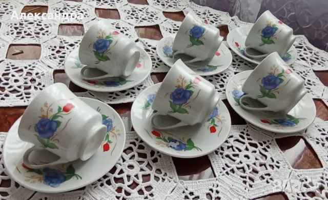 Малки чашки за кафе 